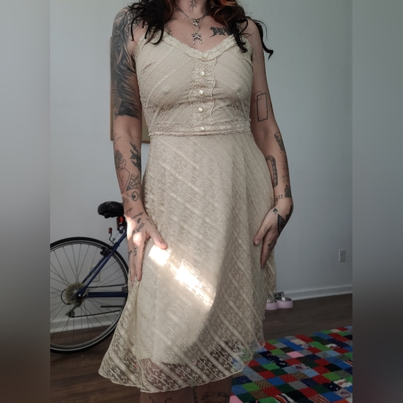 Elegant Cream Lace Dress - Picture 1 of 4